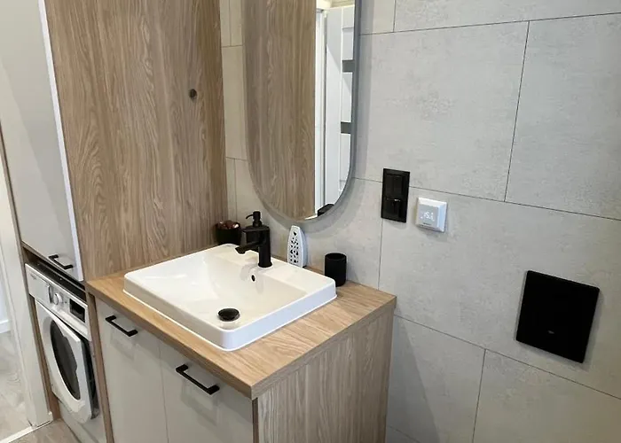 Birch House 아파트 이흘라바