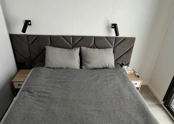 Birch House 아파트 이흘라바